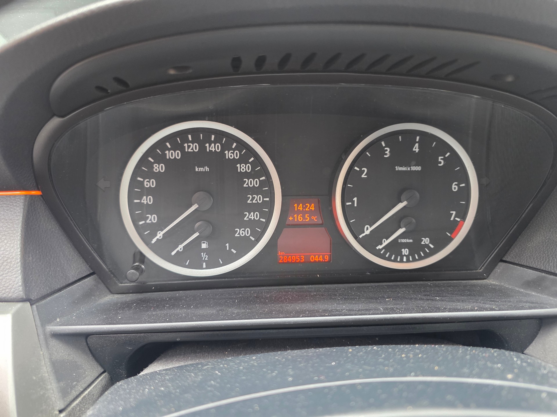 BMW 525xi Touring mit M-Paket Interieur-image-10