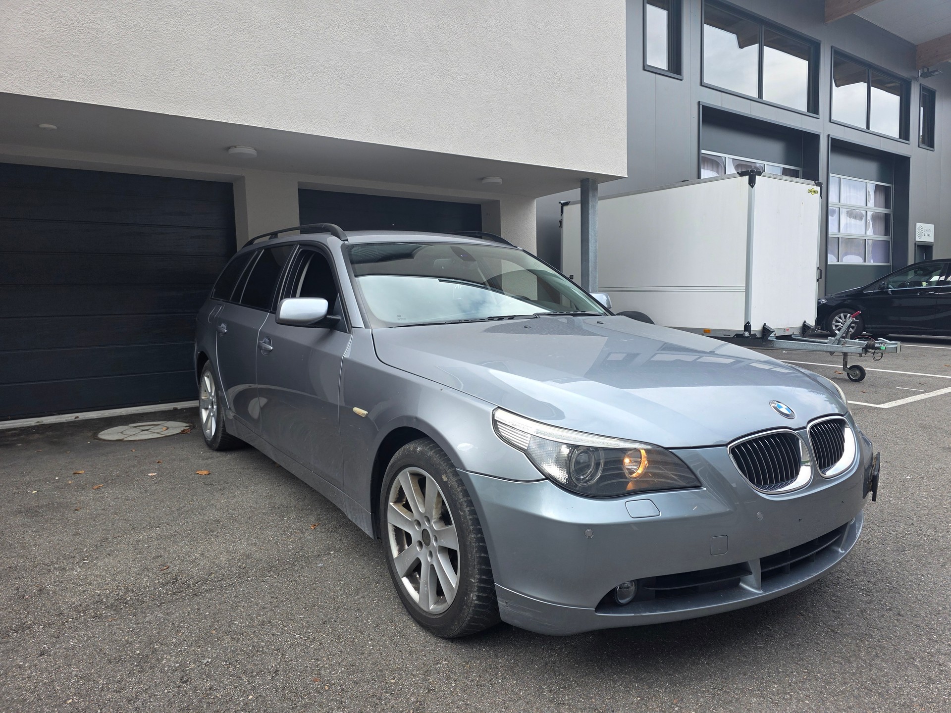 BMW 525xi Touring mit M-Paket Interieur-image-0