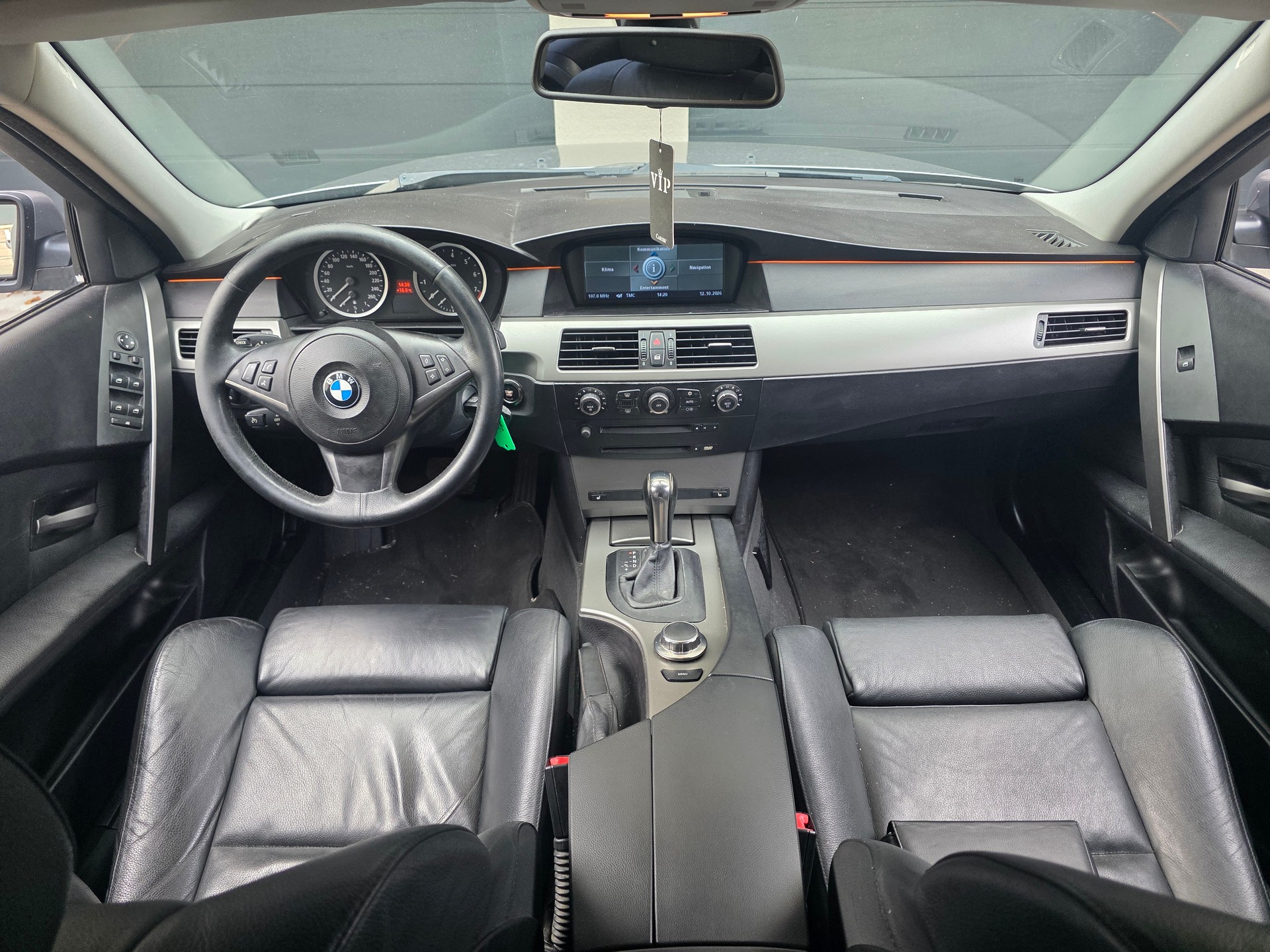 BMW 525xi Touring mit M-Paket Interieur-image-7