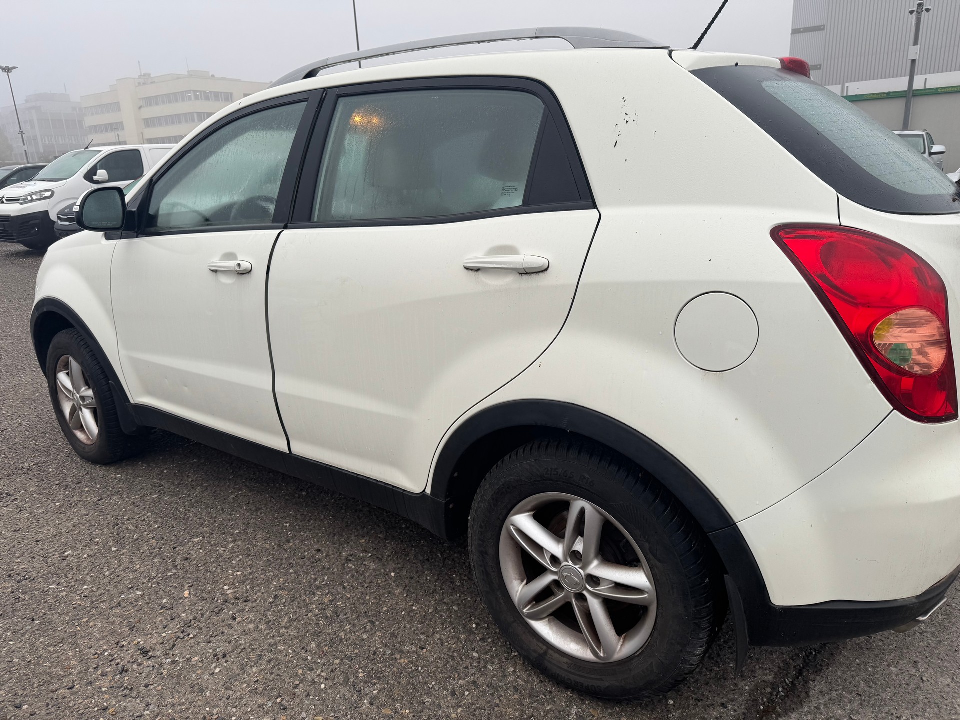 KGM-SsangYong Korando 2.0 e-XDI Quartz 4WD Automatic-image-4