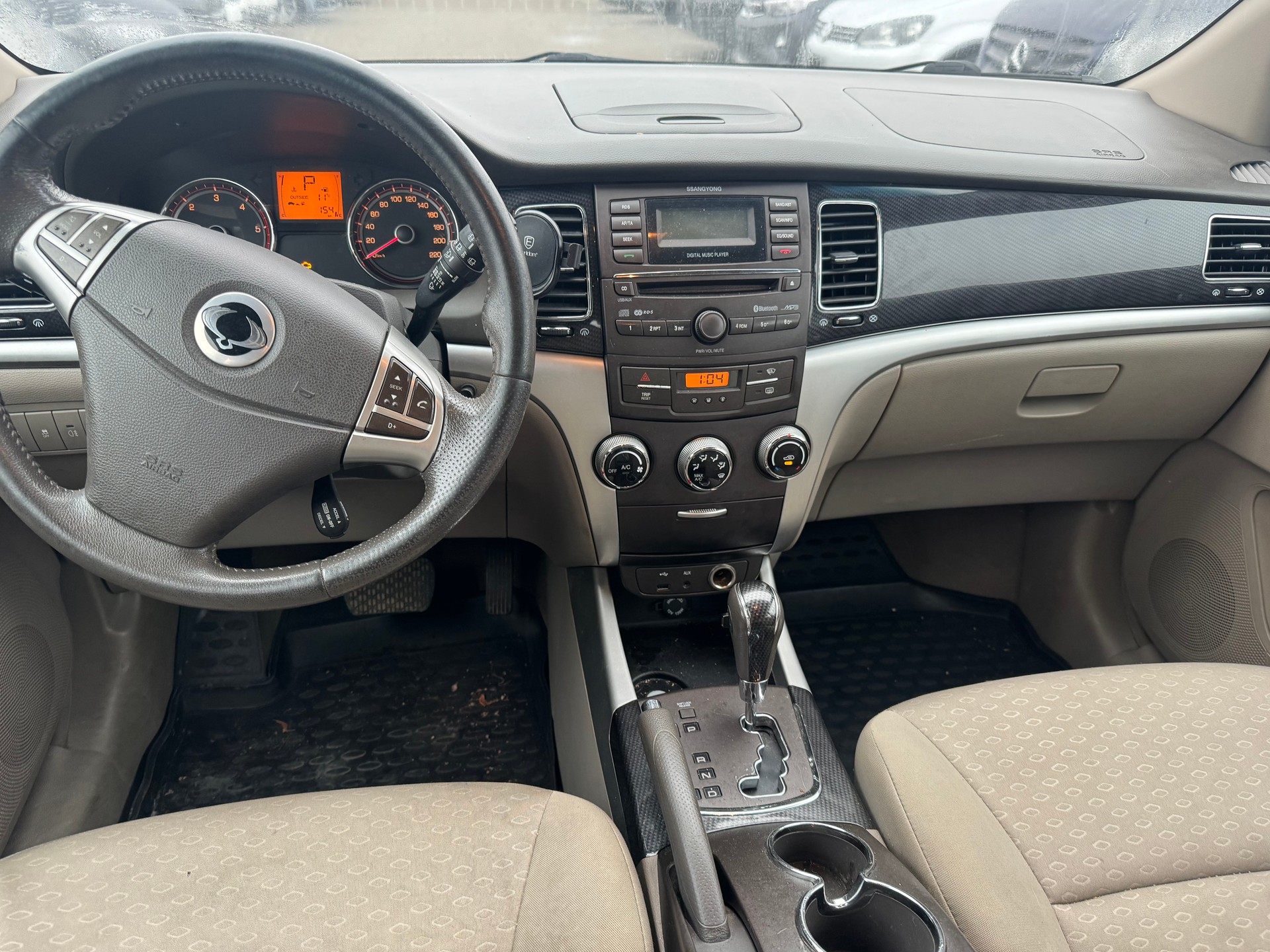KGM-SsangYong Korando 2.0 e-XDI Quartz 4WD Automatic-image-6