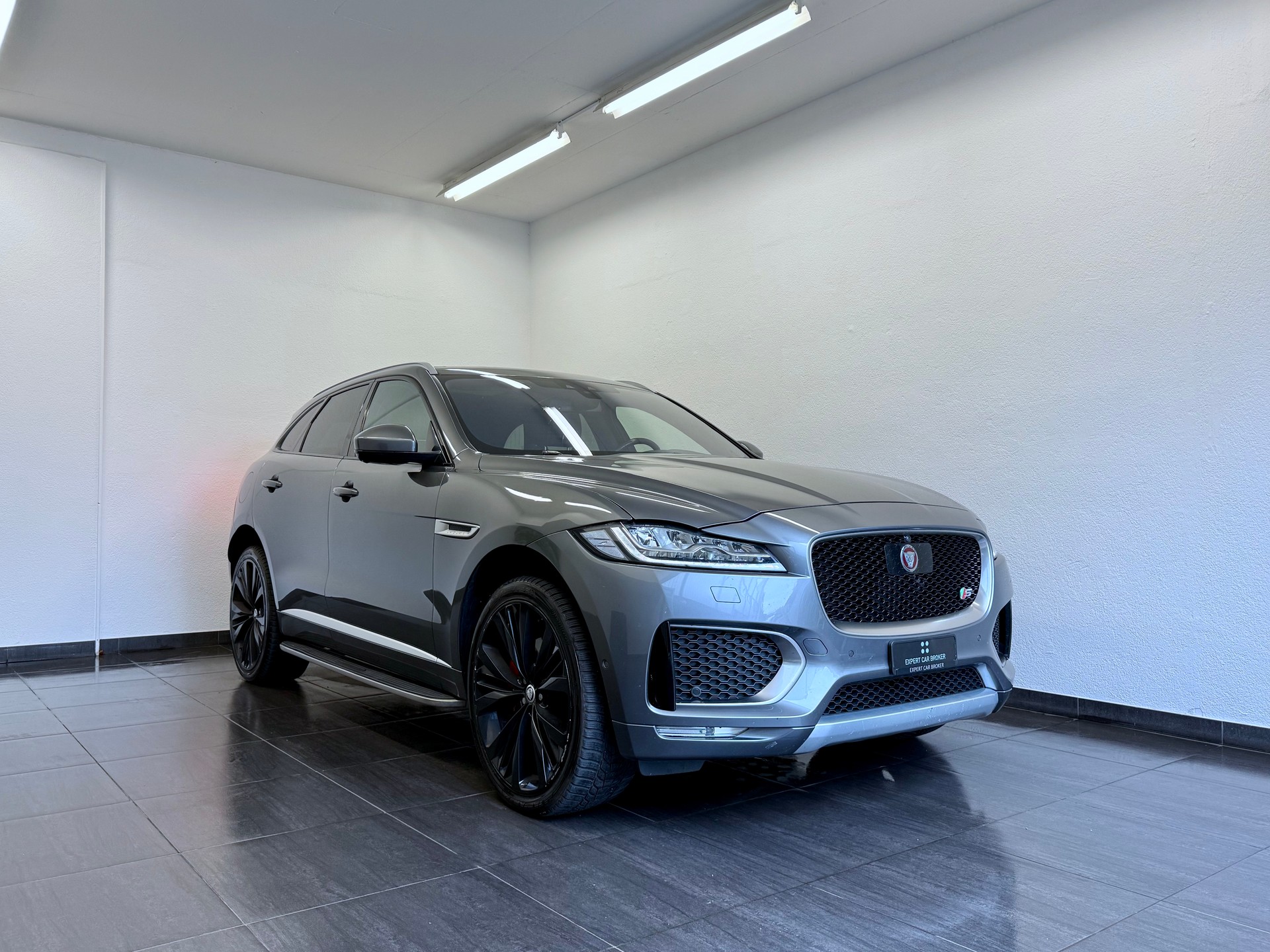 JAGUAR F-Pace 3.0 V6 S AWD Automatik-showroom-element-2