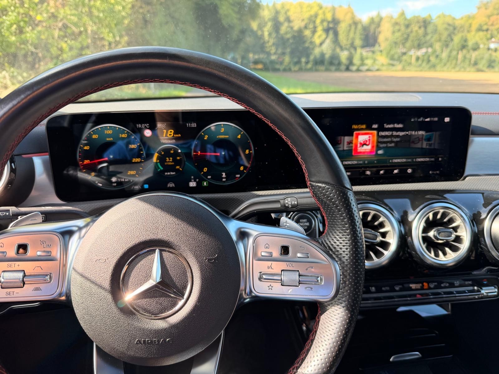 MERCEDES-BENZ CLA 220 d AMG Line 4matic-image-4