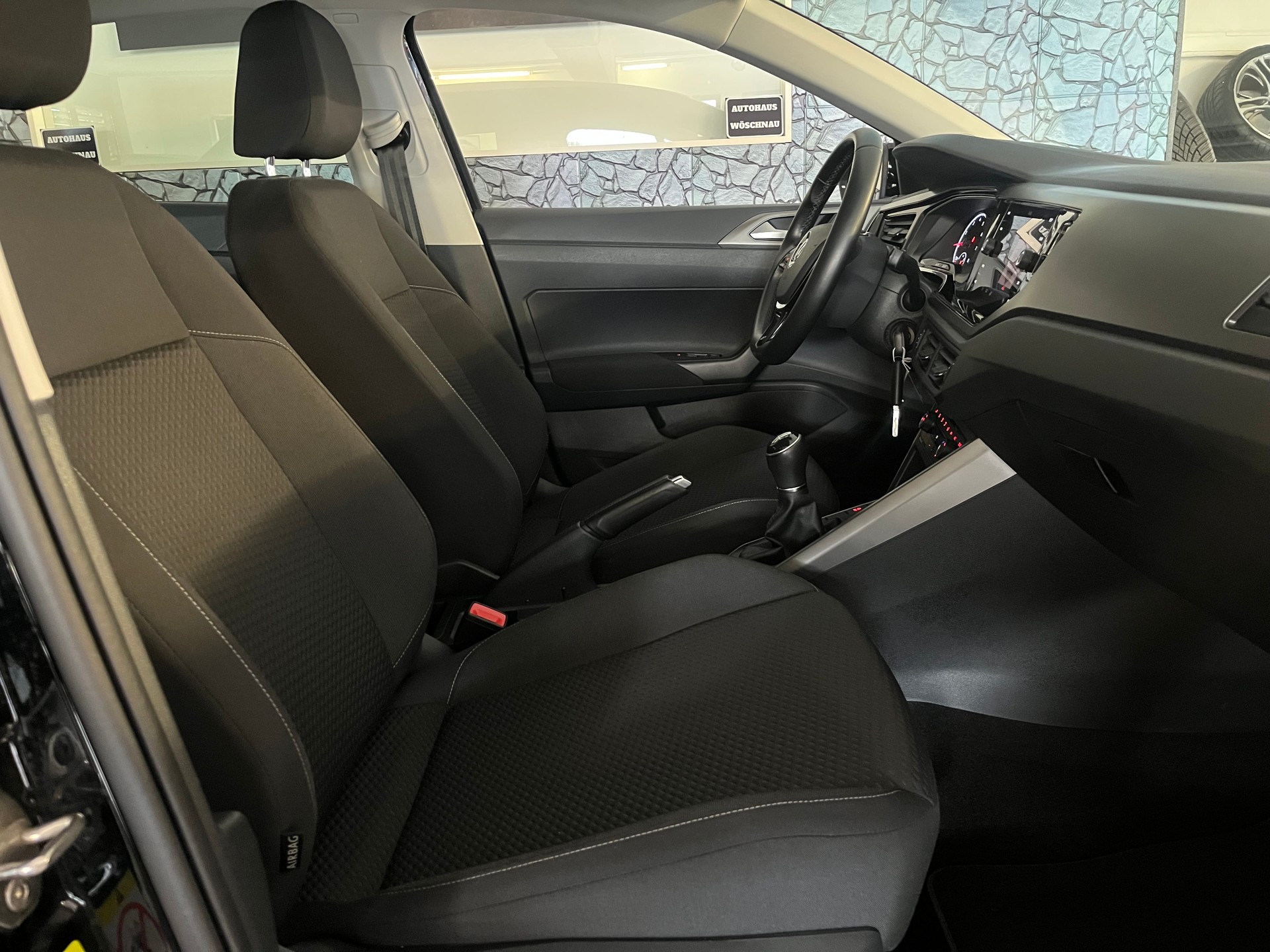 VW Polo 1.0 TSI BMT Comfortline-image-8