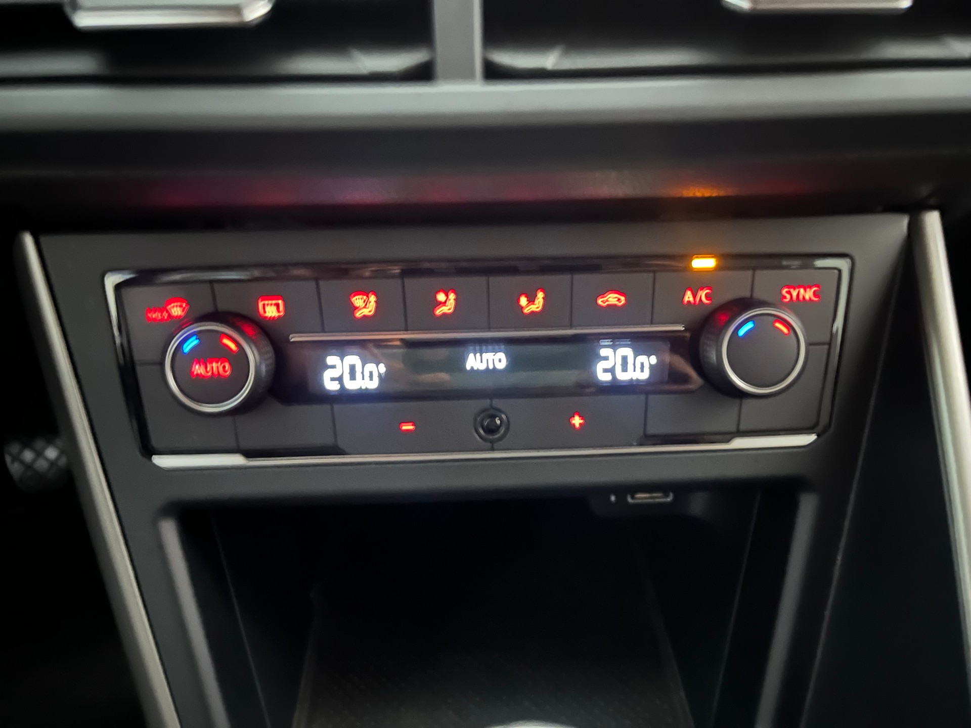 VW Polo 1.0 TSI BMT Comfortline-image-12