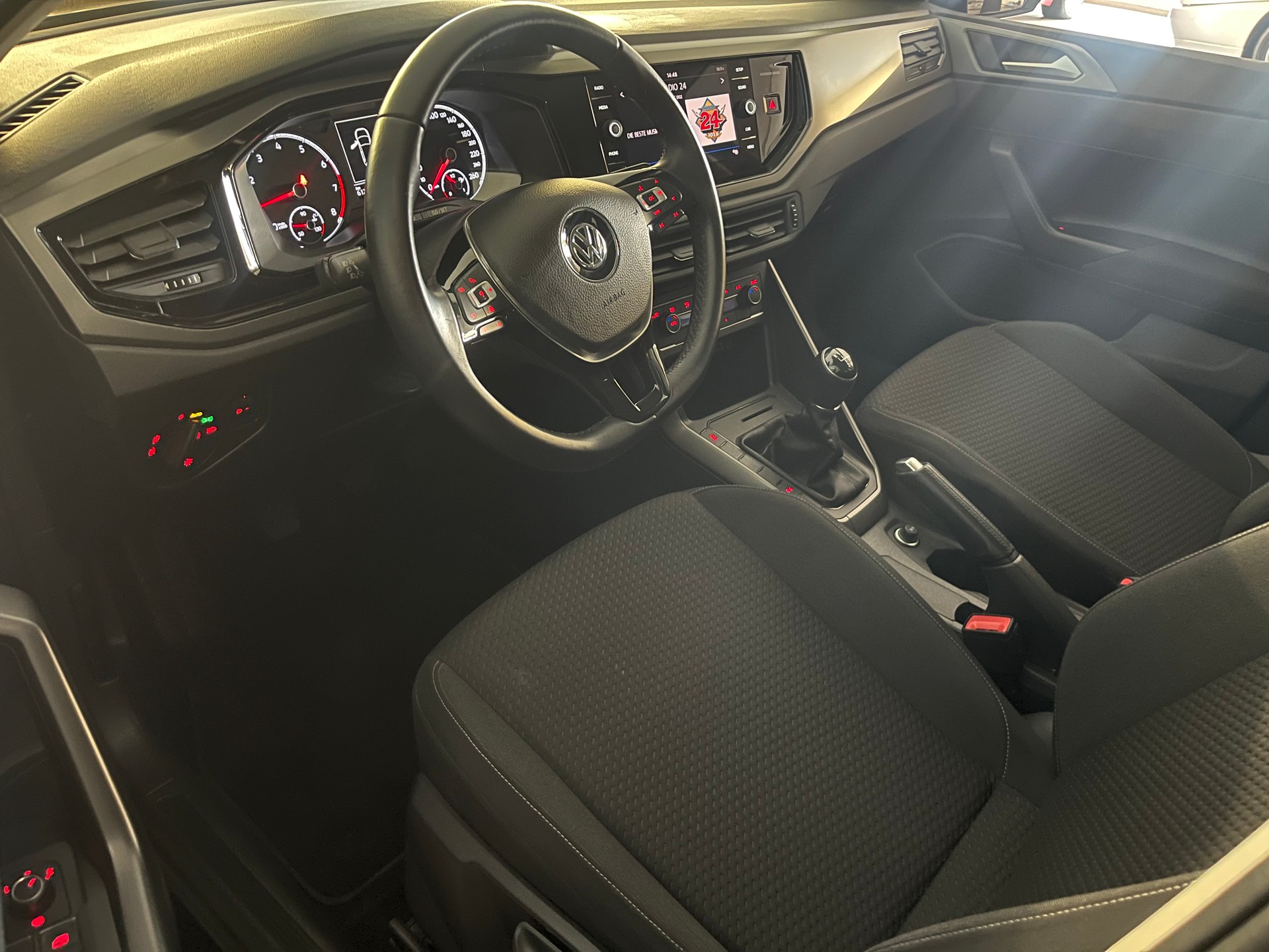VW Polo 1.0 TSI BMT Comfortline-image-9