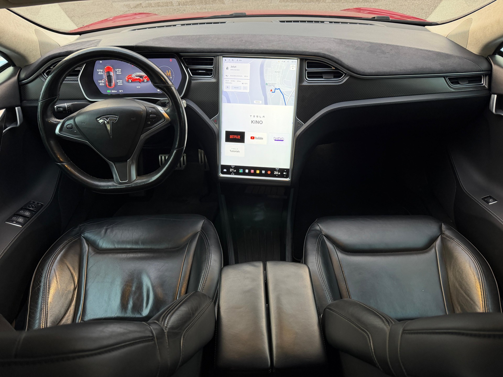TESLA Model S 85 D Performance-image-10