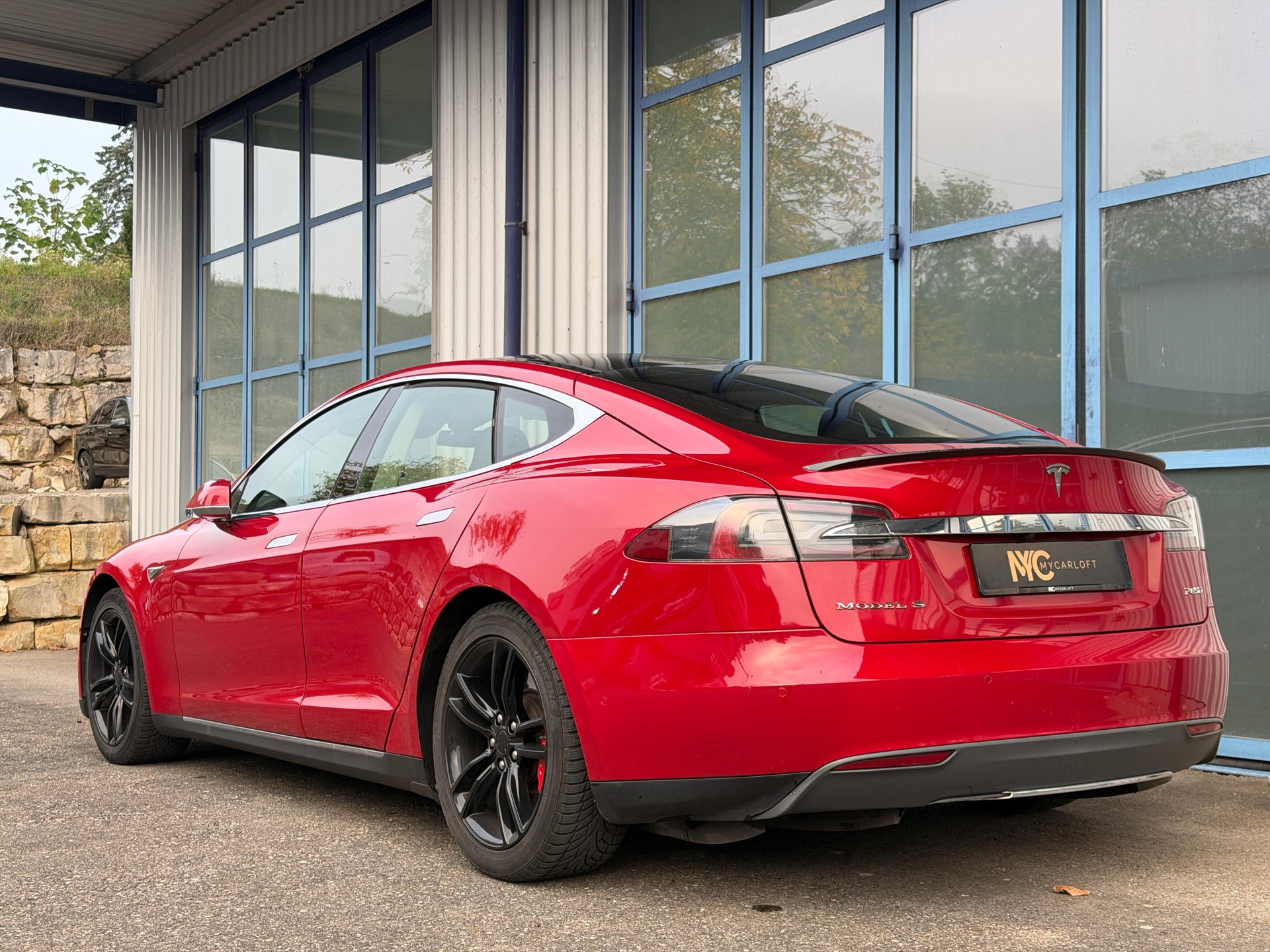 TESLA Model S 85 D Performance-image-5
