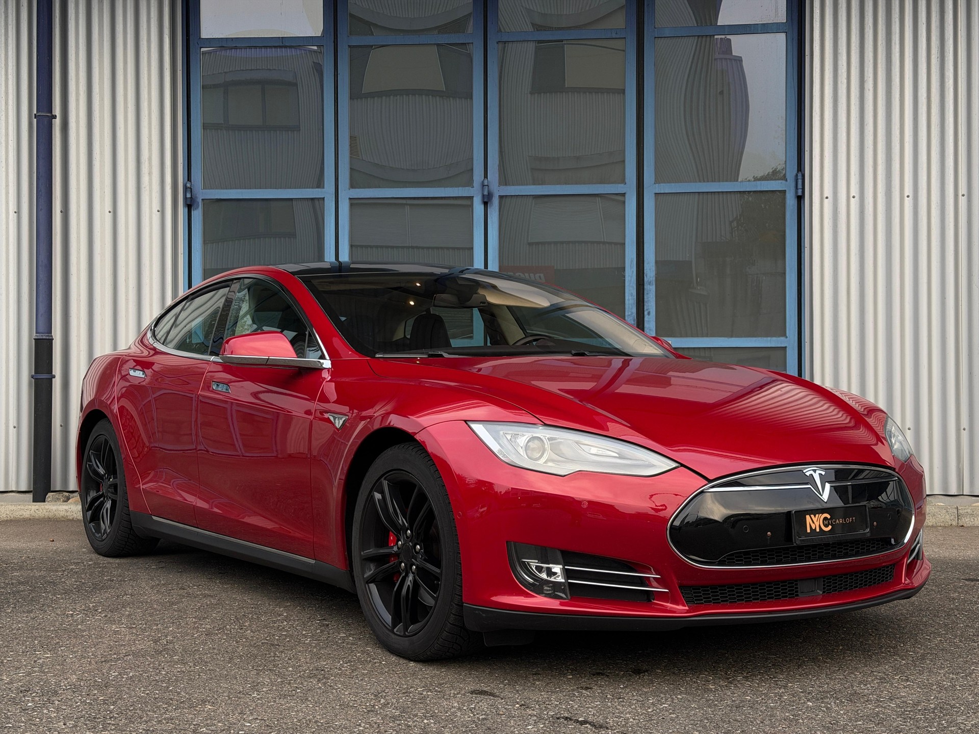 TESLA Model S 85 D Performance-image-0