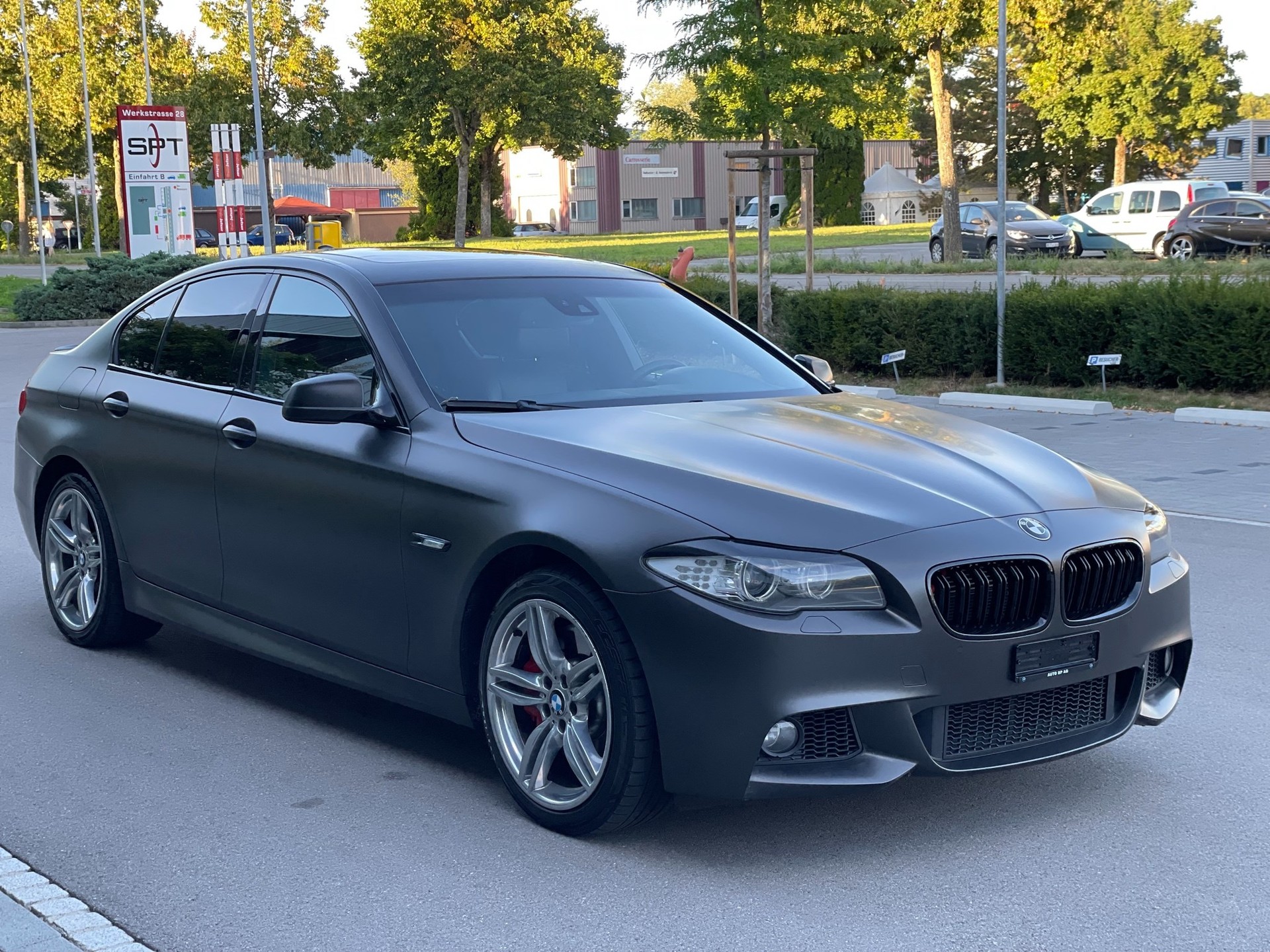 BMW 550i xDrive Steptronic-image-4