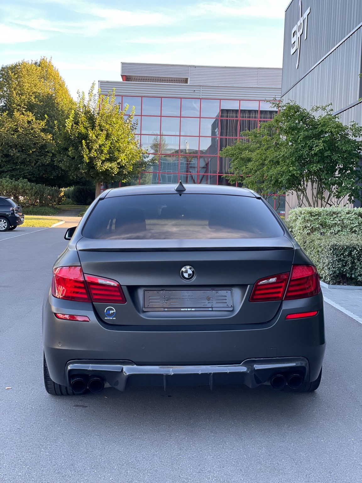 BMW 550i xDrive Steptronic-image-5