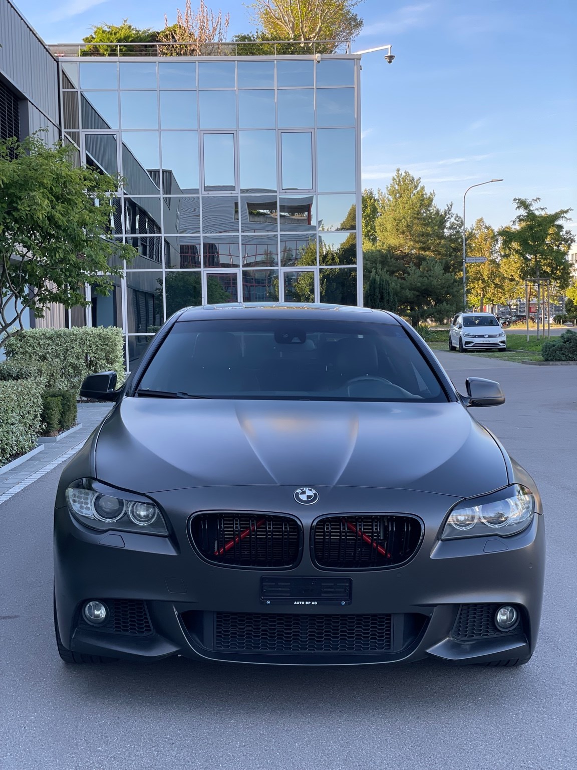 BMW 550i xDrive Steptronic-image-6