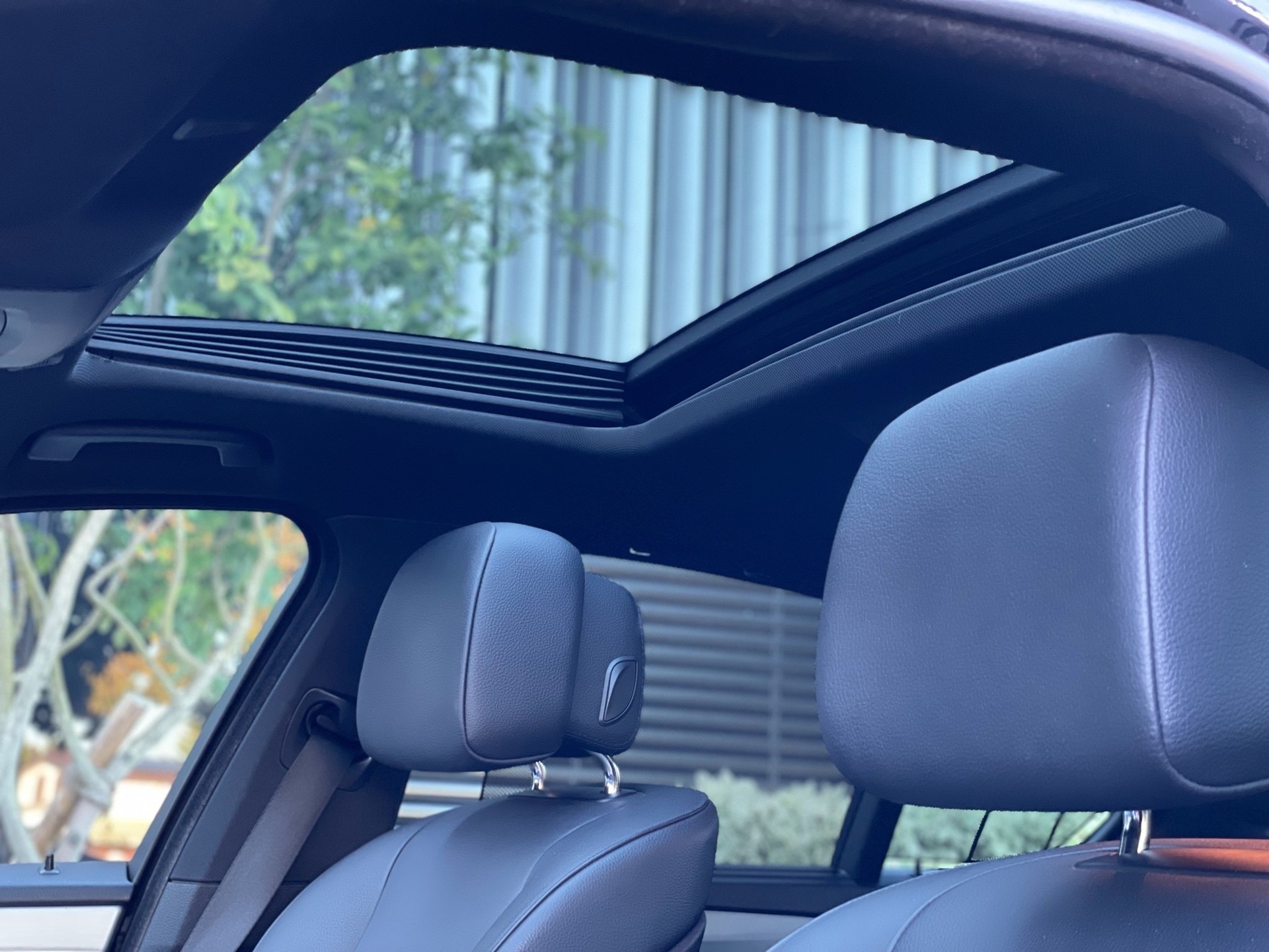 BMW 550i xDrive Steptronic-image-7