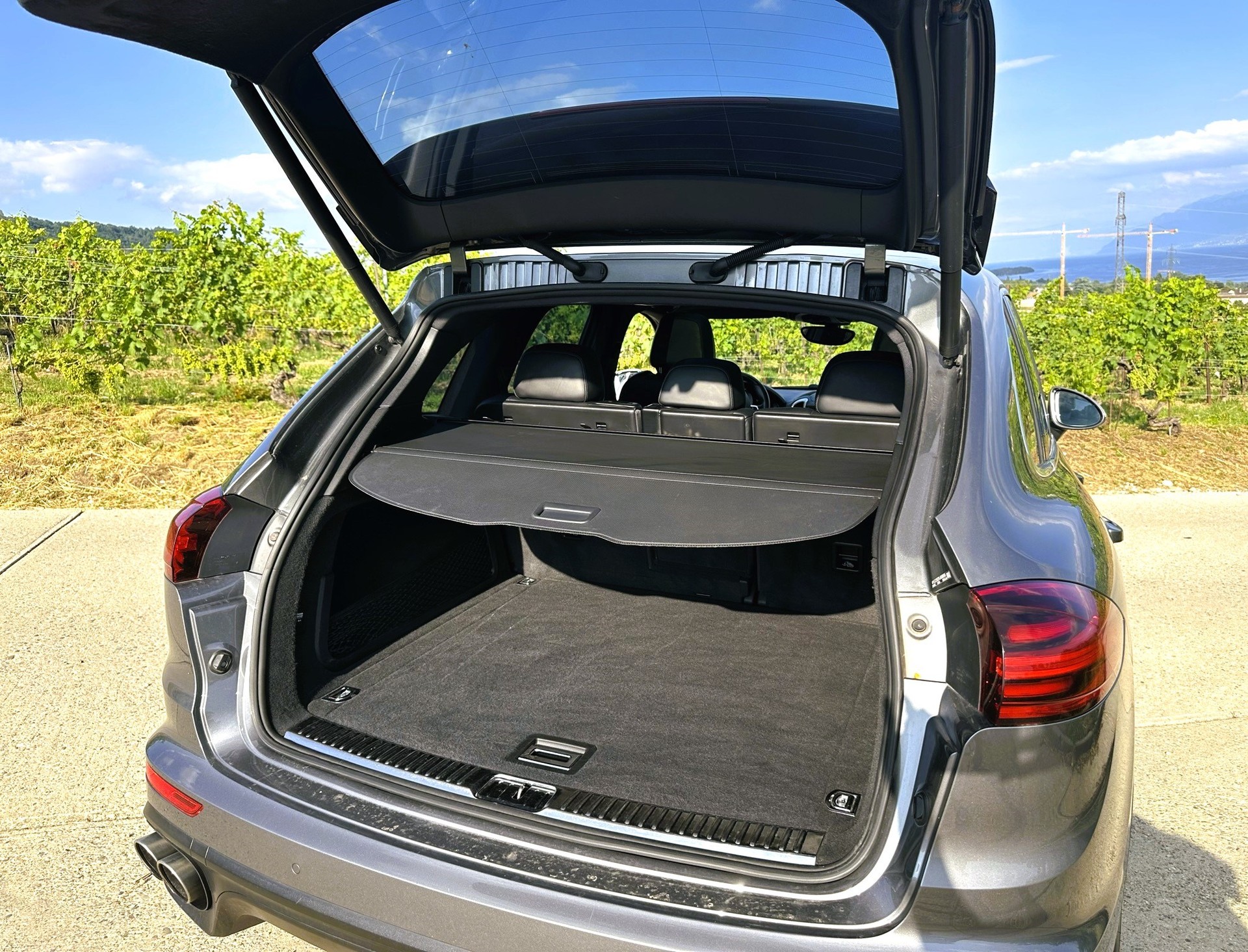 PORSCHE Cayenne S-image-18