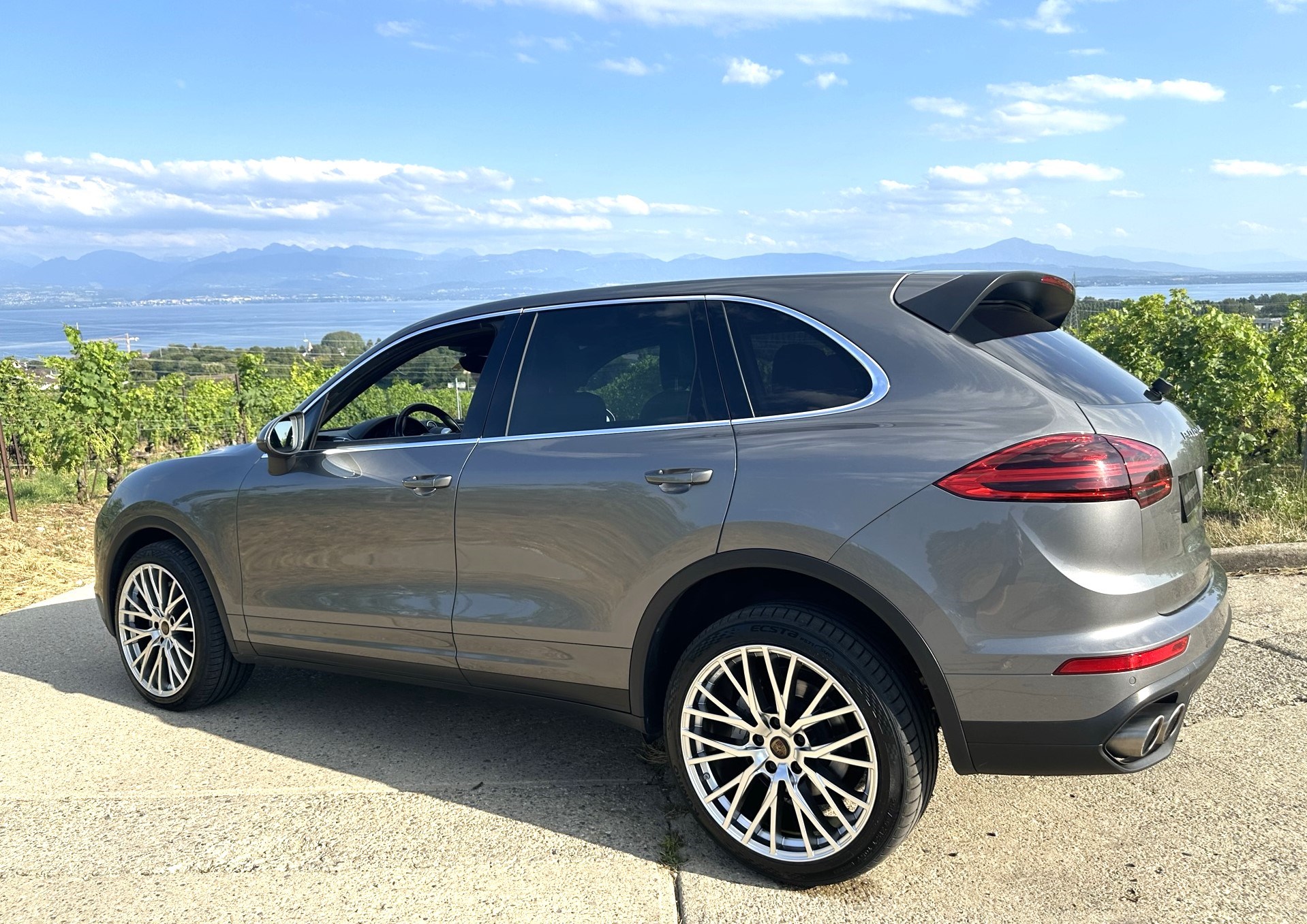 PORSCHE Cayenne S-image-2