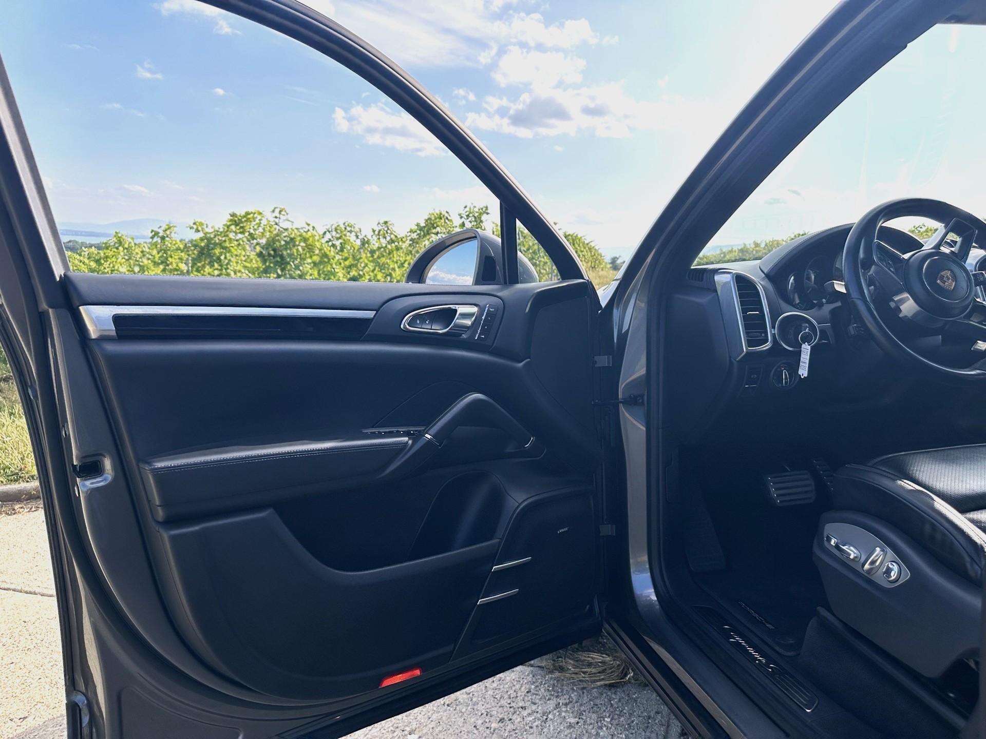 PORSCHE Cayenne S-image-8