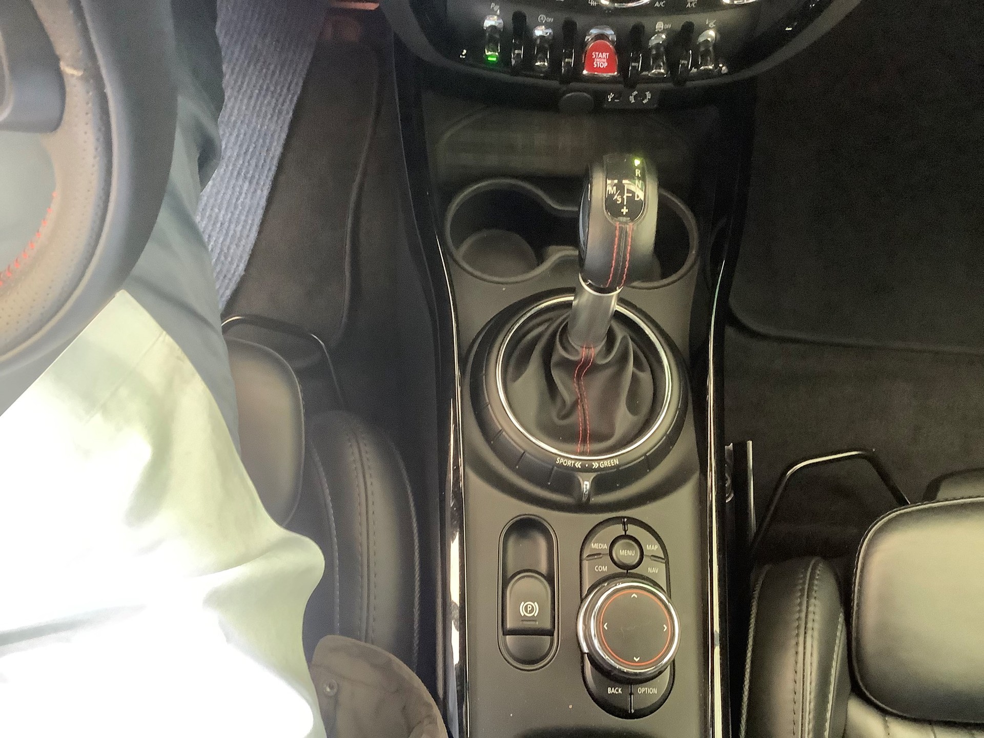 MINI Clubman Cooper John Cooper Works ALL4 Steptronic-image-15