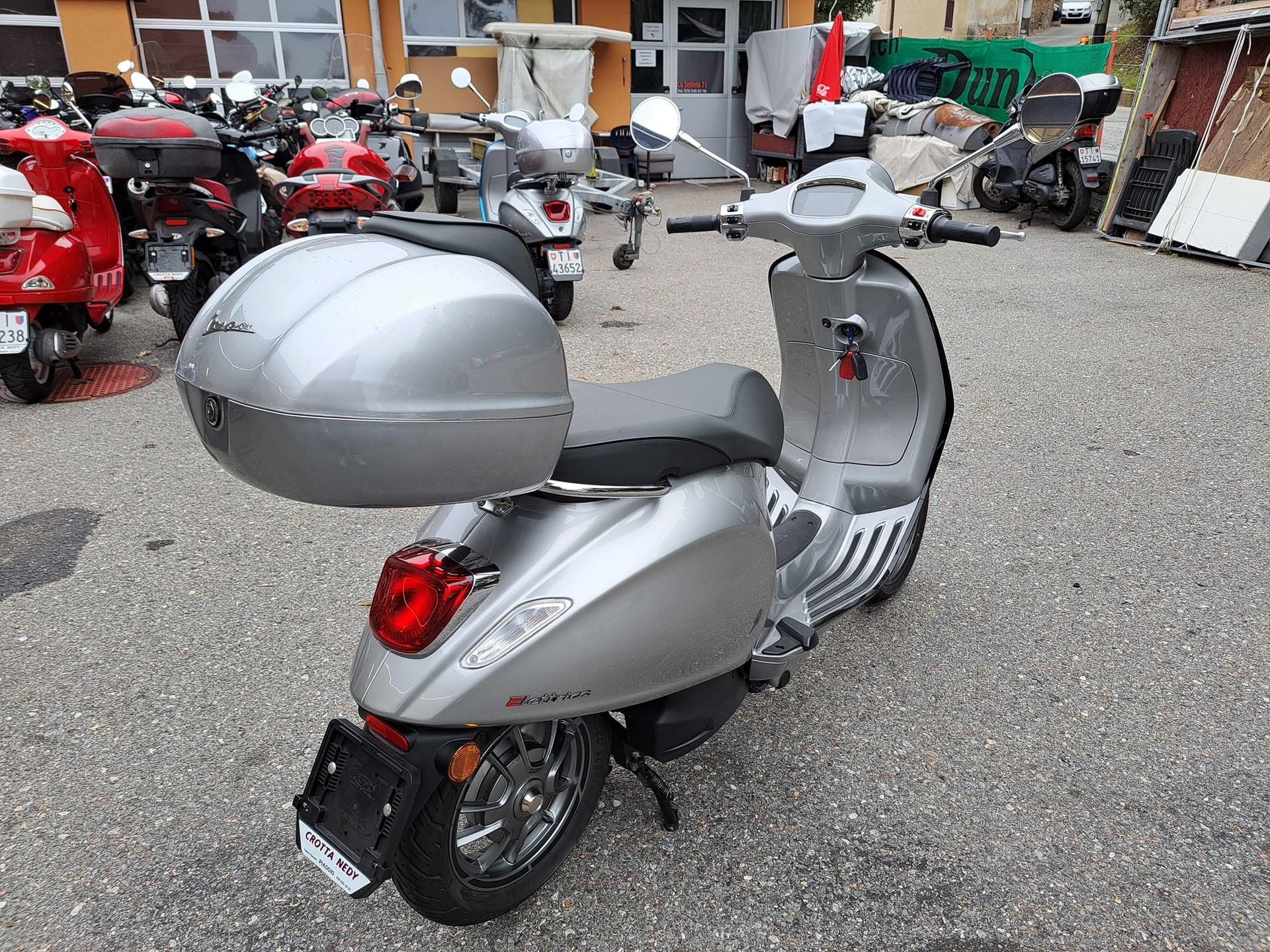 PIAGGIO Vespa Elettrica L3 Full Electric-showroom-element-2