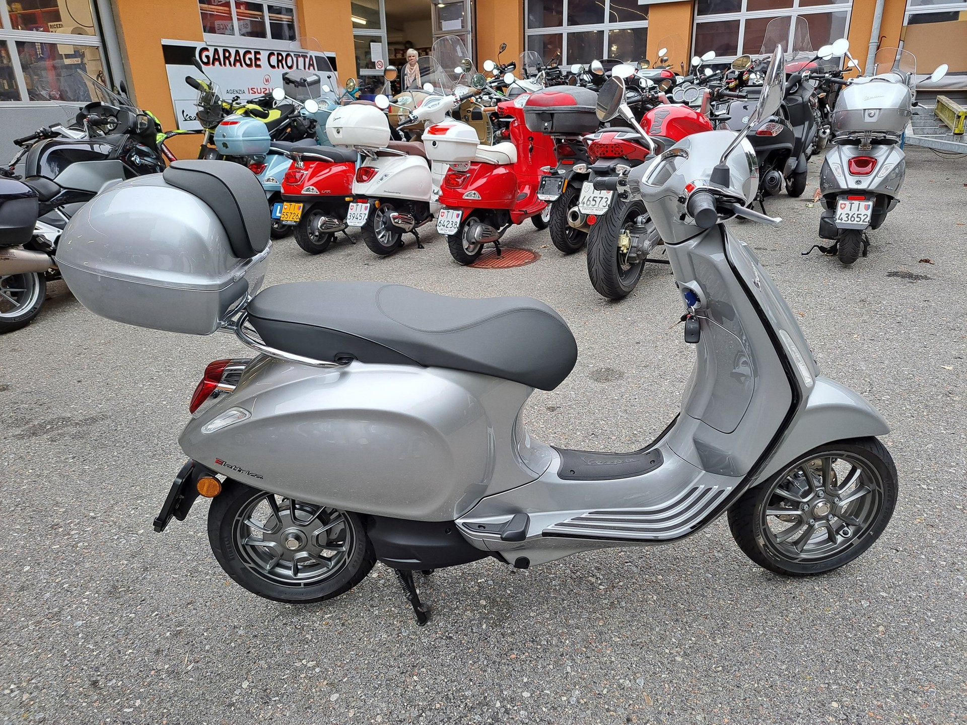PIAGGIO Vespa Elettrica L3 Full Electric-showroom-element-1