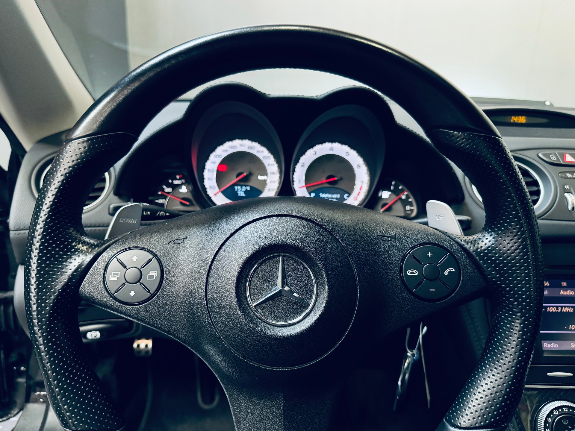 MERCEDES-BENZ SL 63 AMG Speedshift MCT-image-21