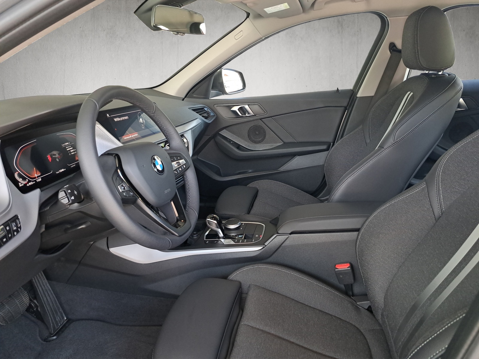 BMW 120d xDrive-image-6