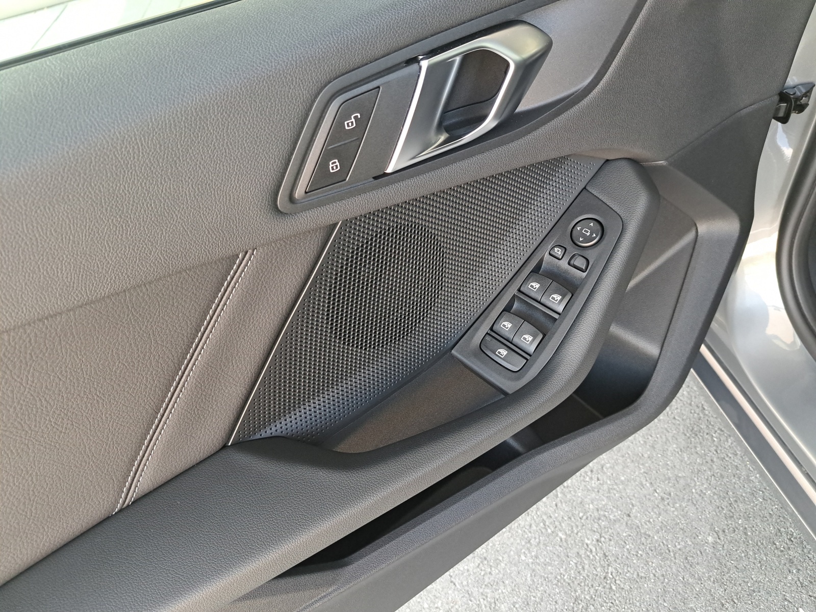 BMW 120d xDrive-image-7
