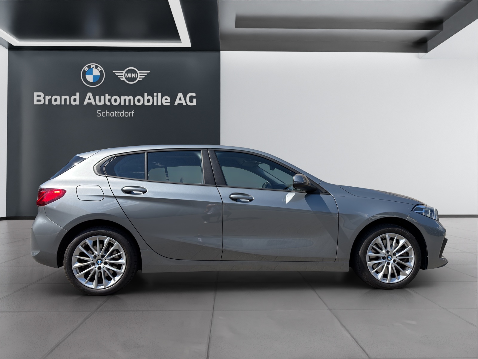 BMW 120d xDrive-image-5