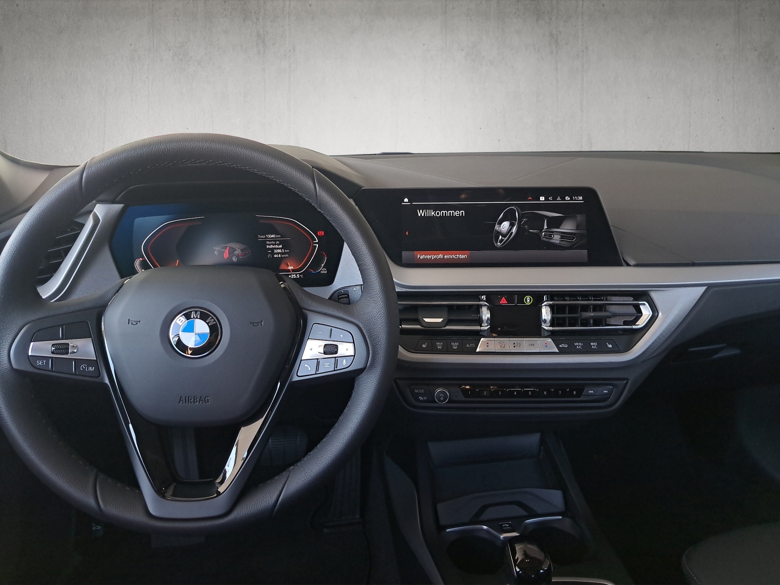 BMW 120d xDrive-image-10