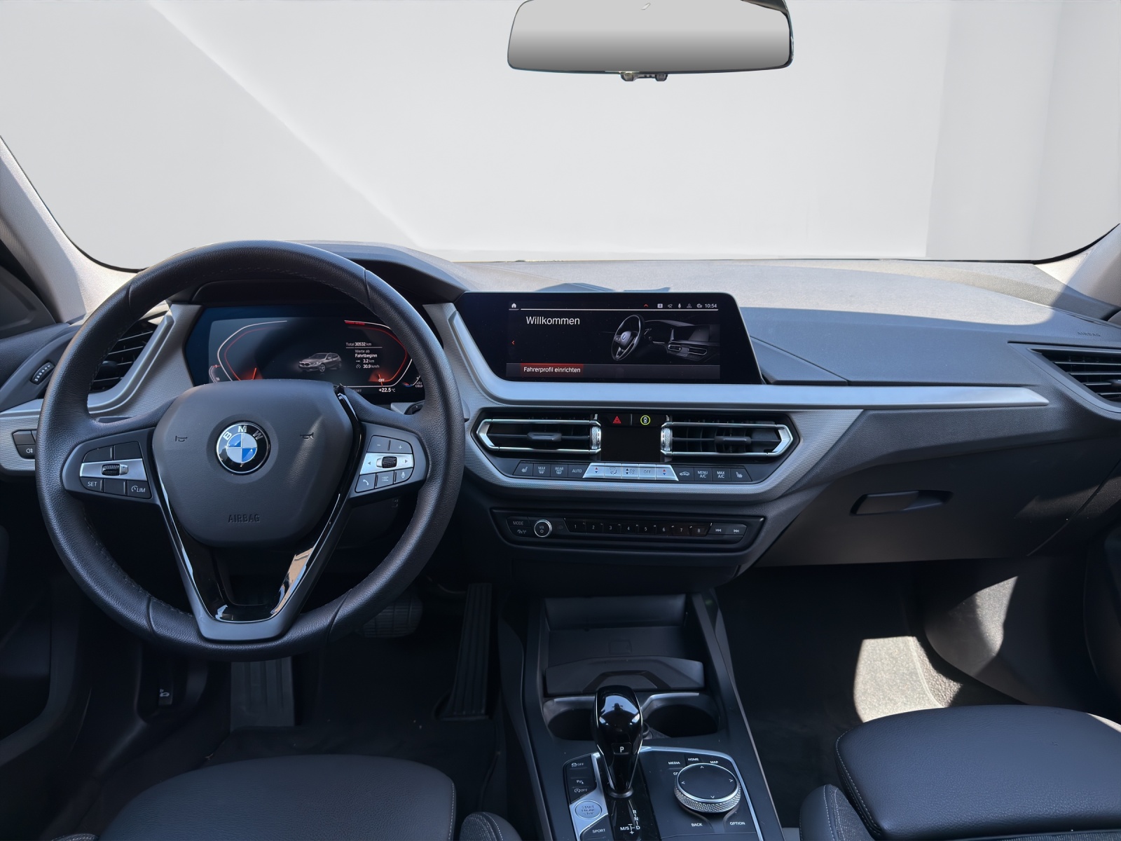 BMW 120d xDrive-image-15