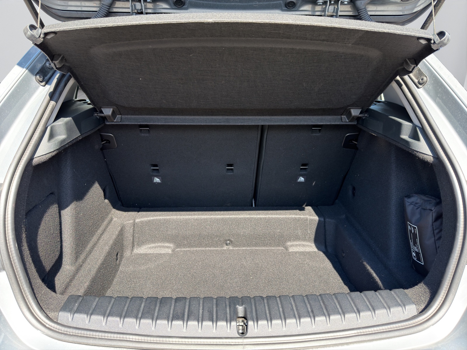 BMW 120d xDrive-image-12