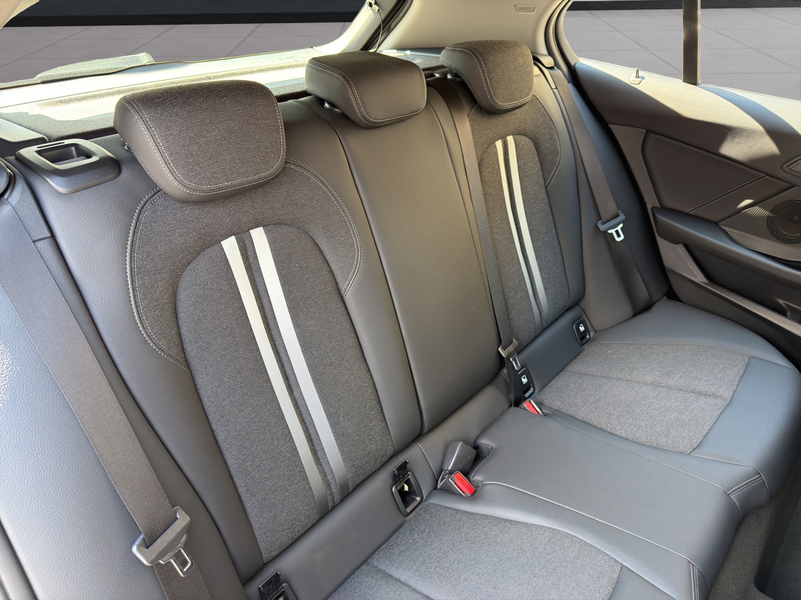 BMW 120d xDrive-image-14