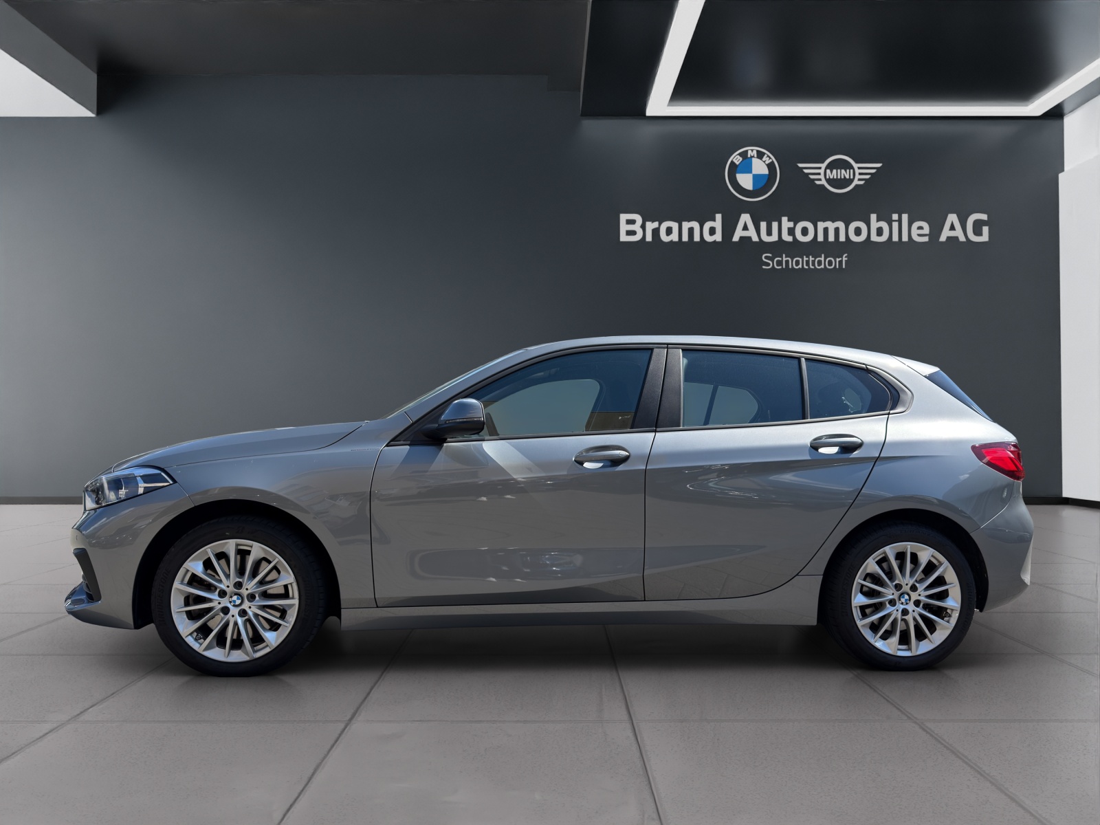 BMW 120d xDrive-image-1