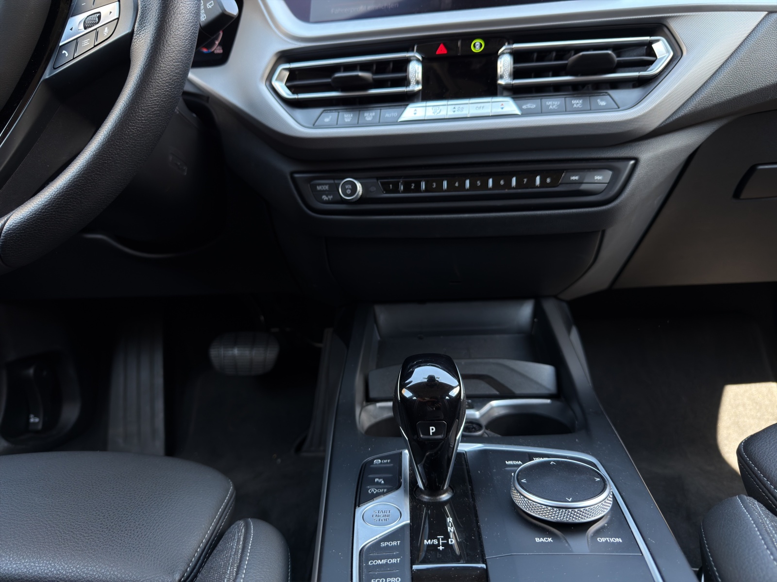 BMW 120d xDrive-image-17
