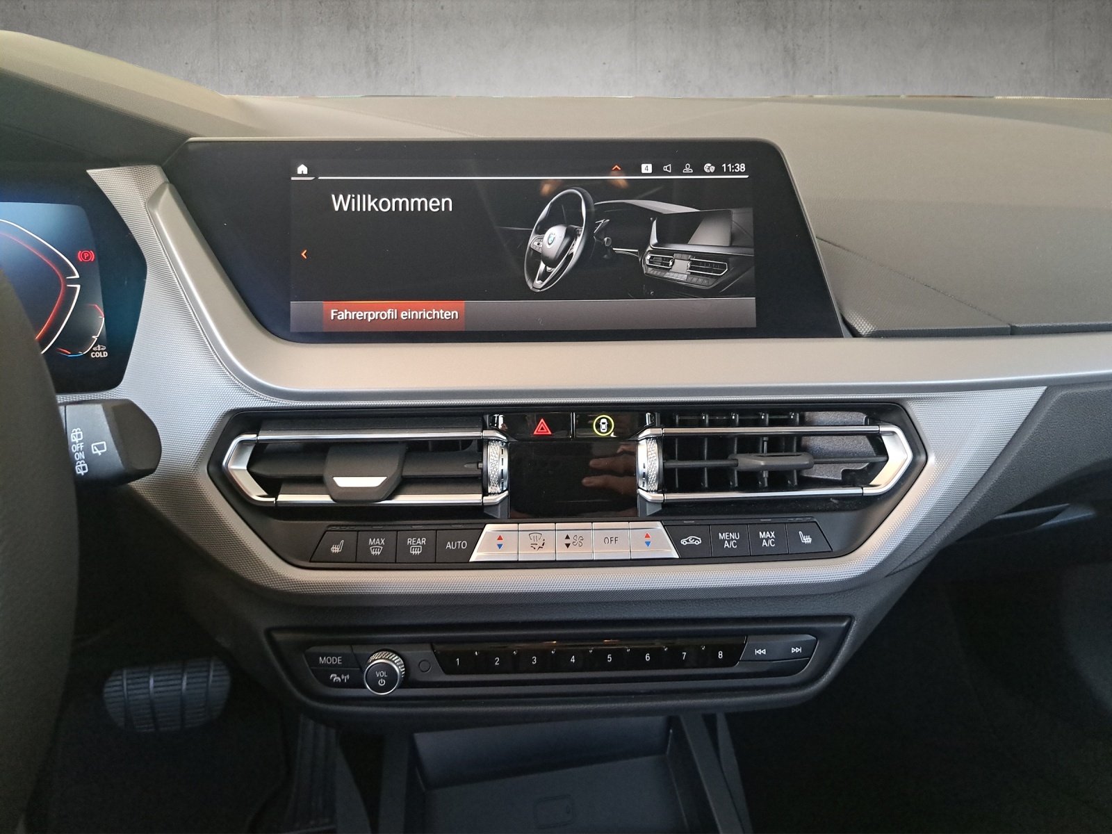 BMW 120d xDrive-image-11