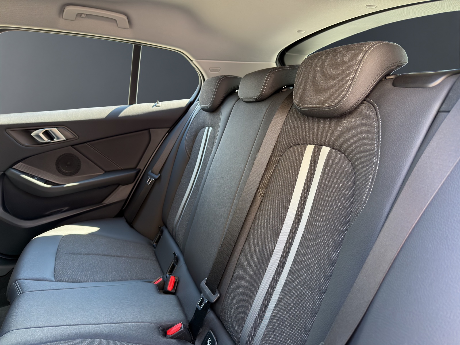 BMW 120d xDrive-image-11