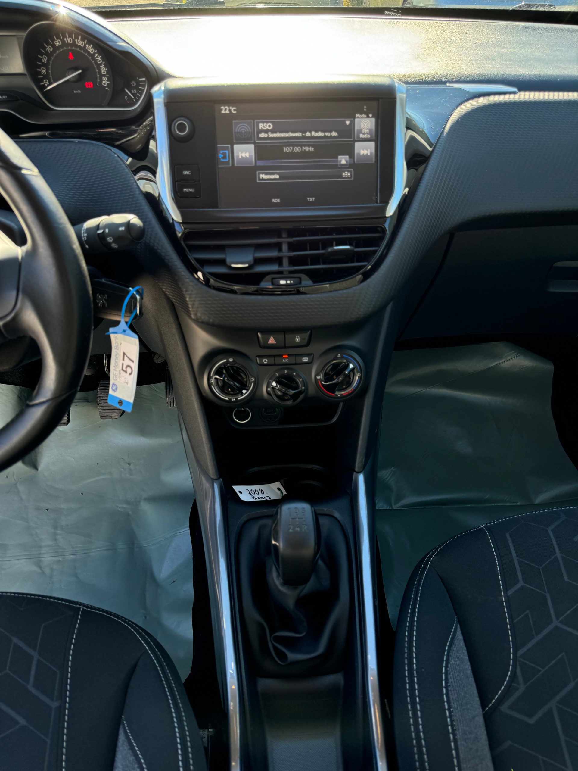 PEUGEOT 2008 1.2 PureTech Active-image-13