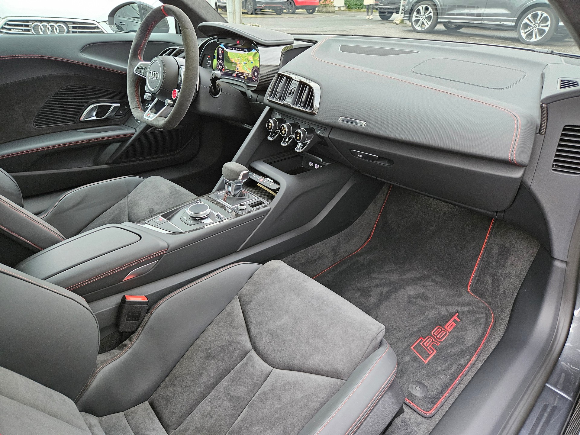 AUDI R8 Coupé GT RWD S-Tronic-image-14