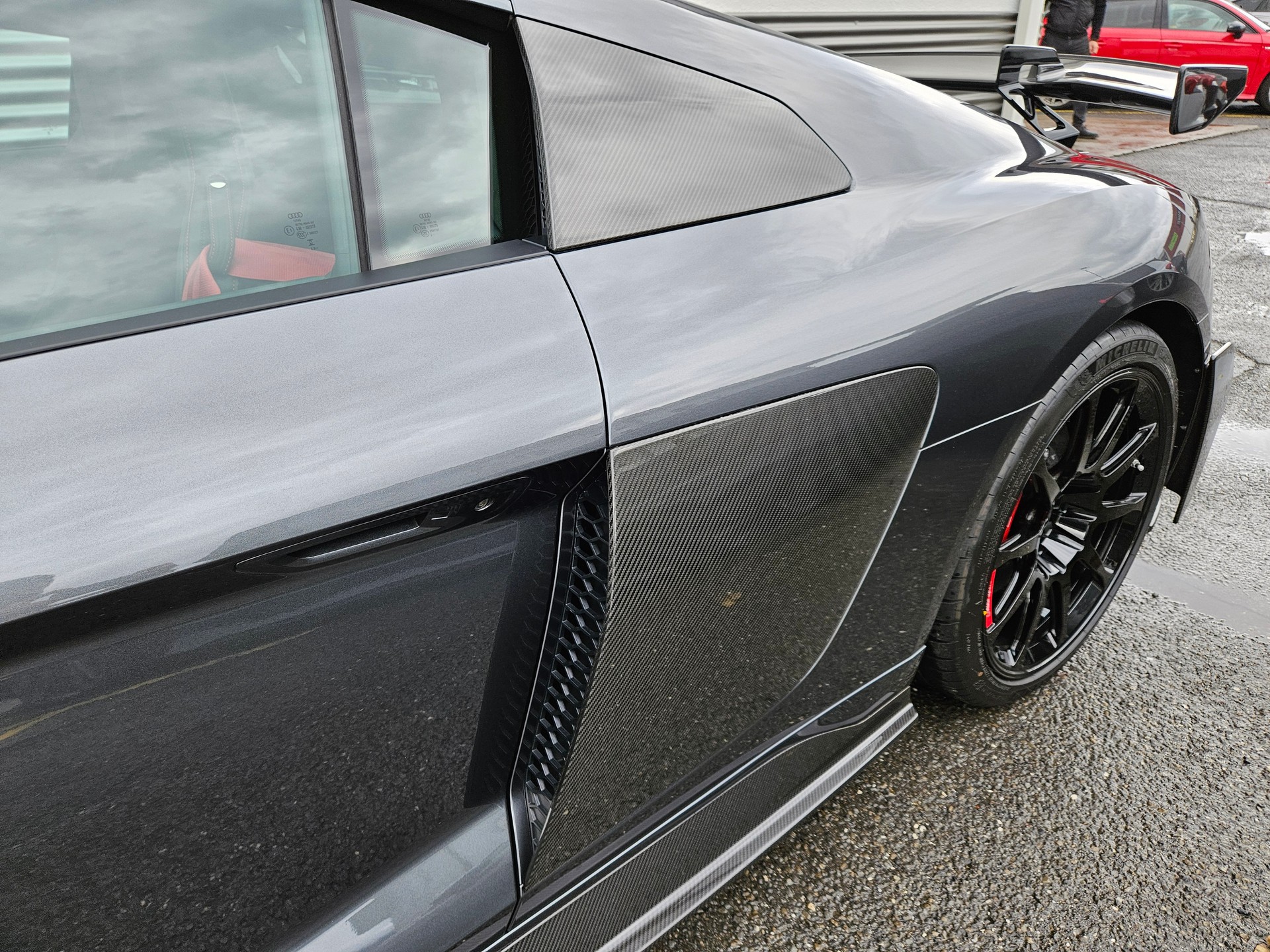 AUDI R8 Coupé GT RWD S-Tronic-image-7