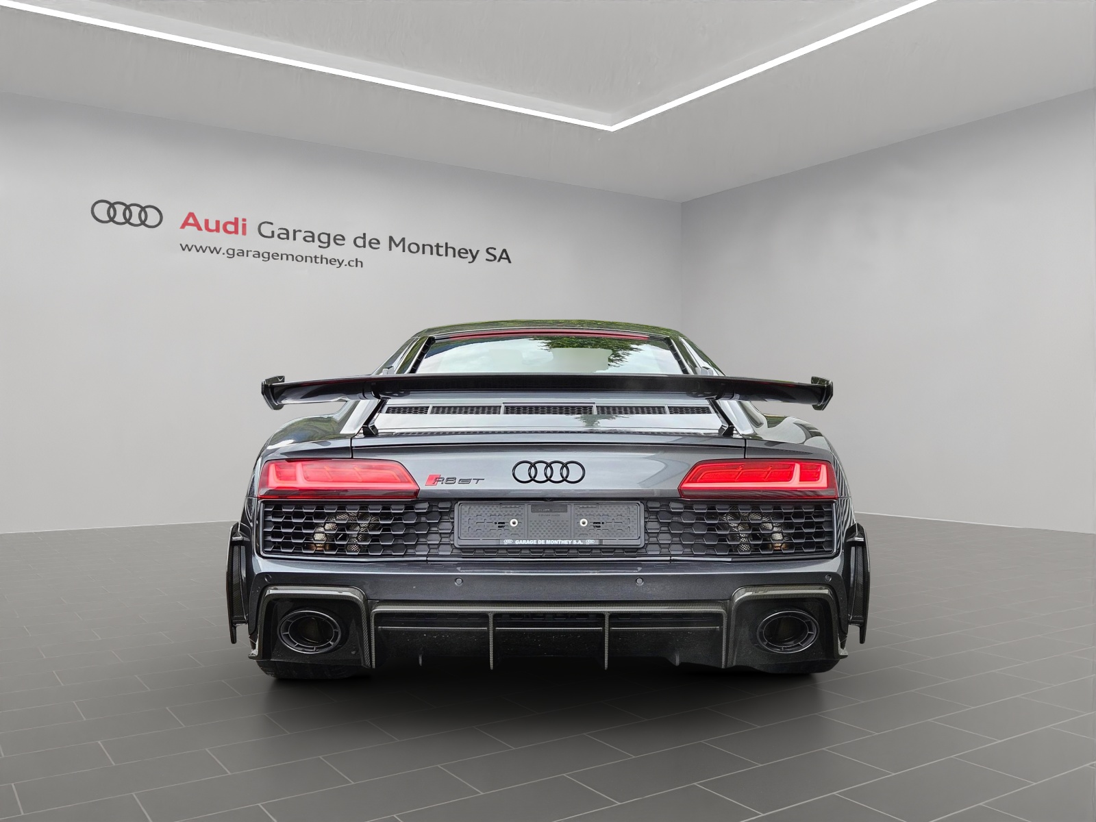 AUDI R8 Coupé GT RWD S-Tronic-image-1