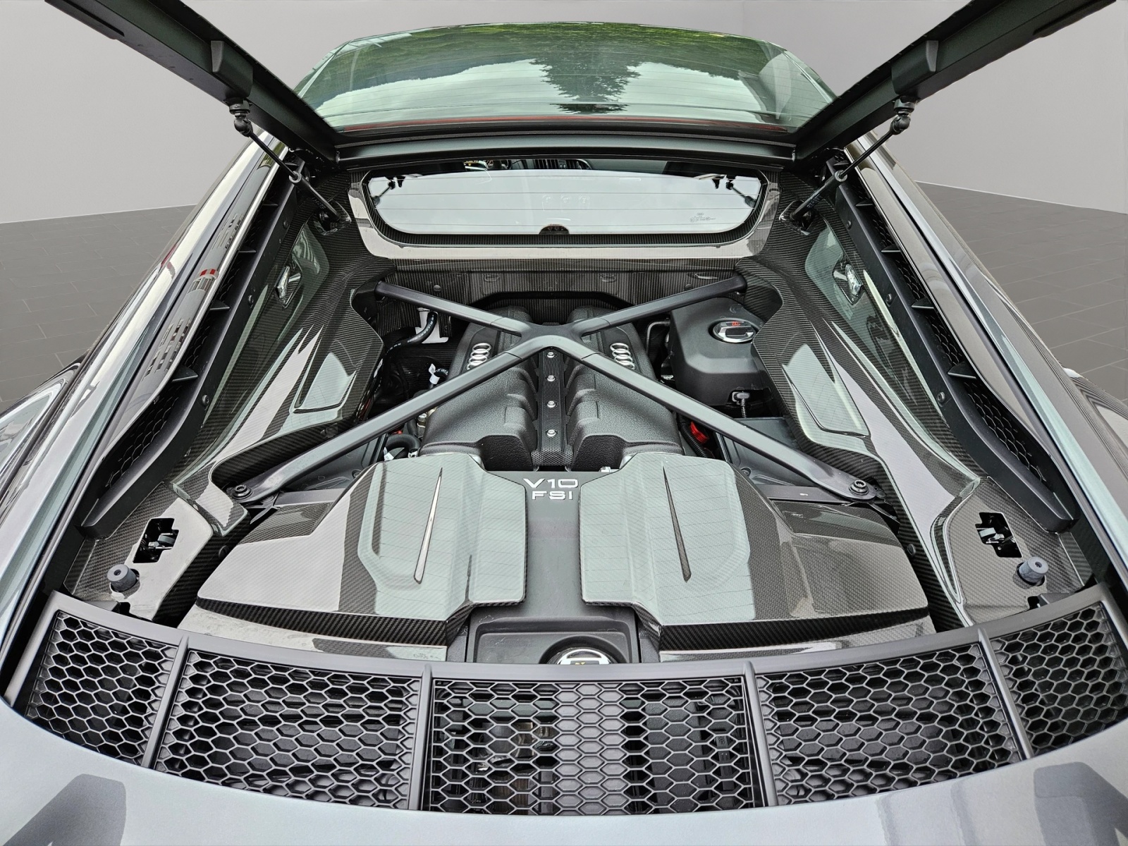 AUDI R8 Coupé GT RWD S-Tronic-image-15