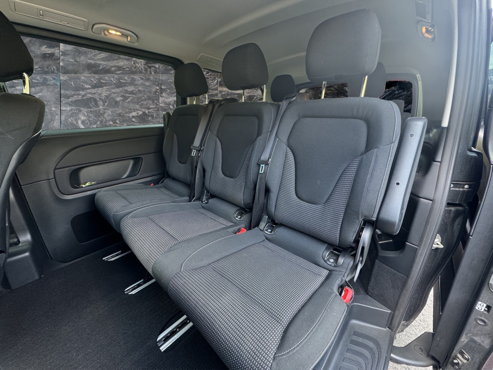 MERCEDES-BENZ V 300 d lang 4Matic 9G-Tronic-image-13