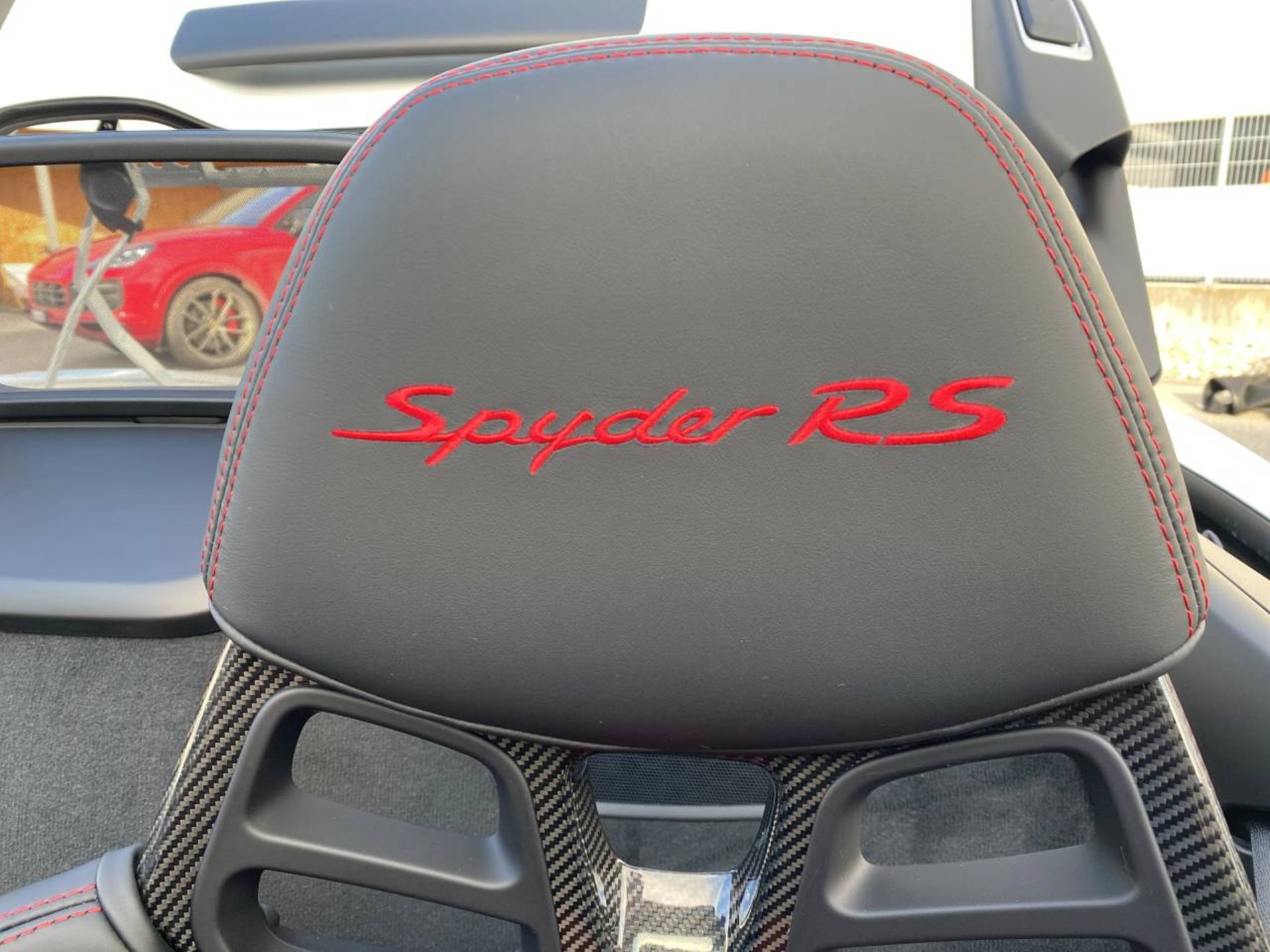 PORSCHE 718 Spyder RS-image-17