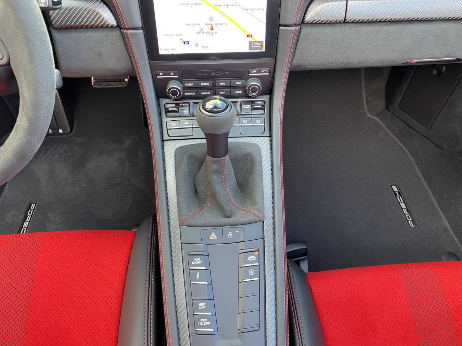 PORSCHE 718 Spyder RS-image-13