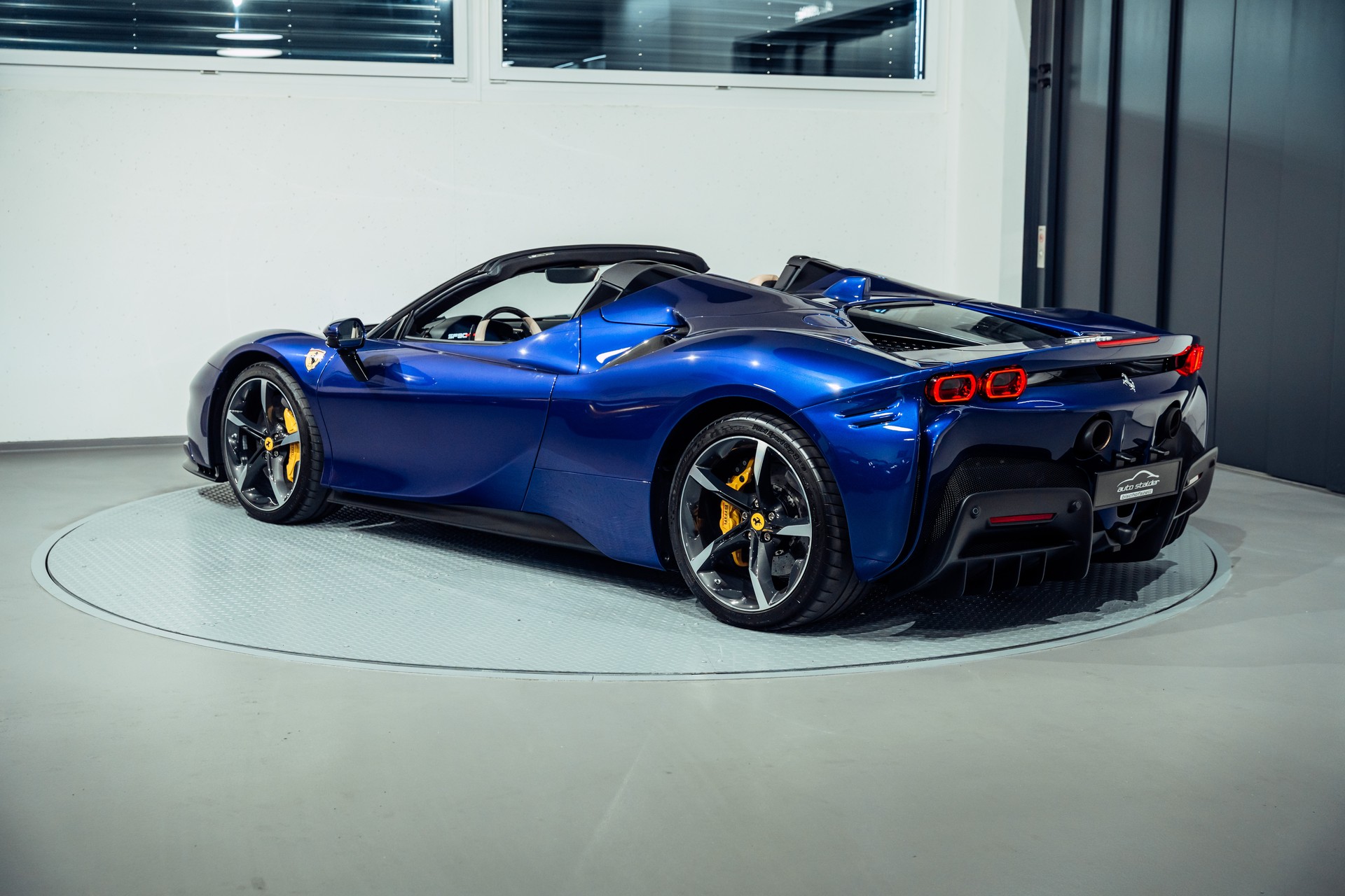 FERRARI SF90 Spider-image-13