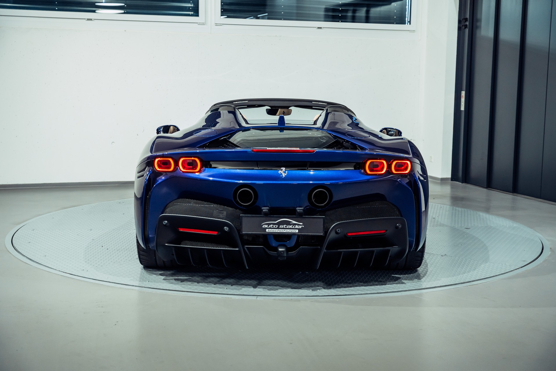 FERRARI SF90 Spider-image-8