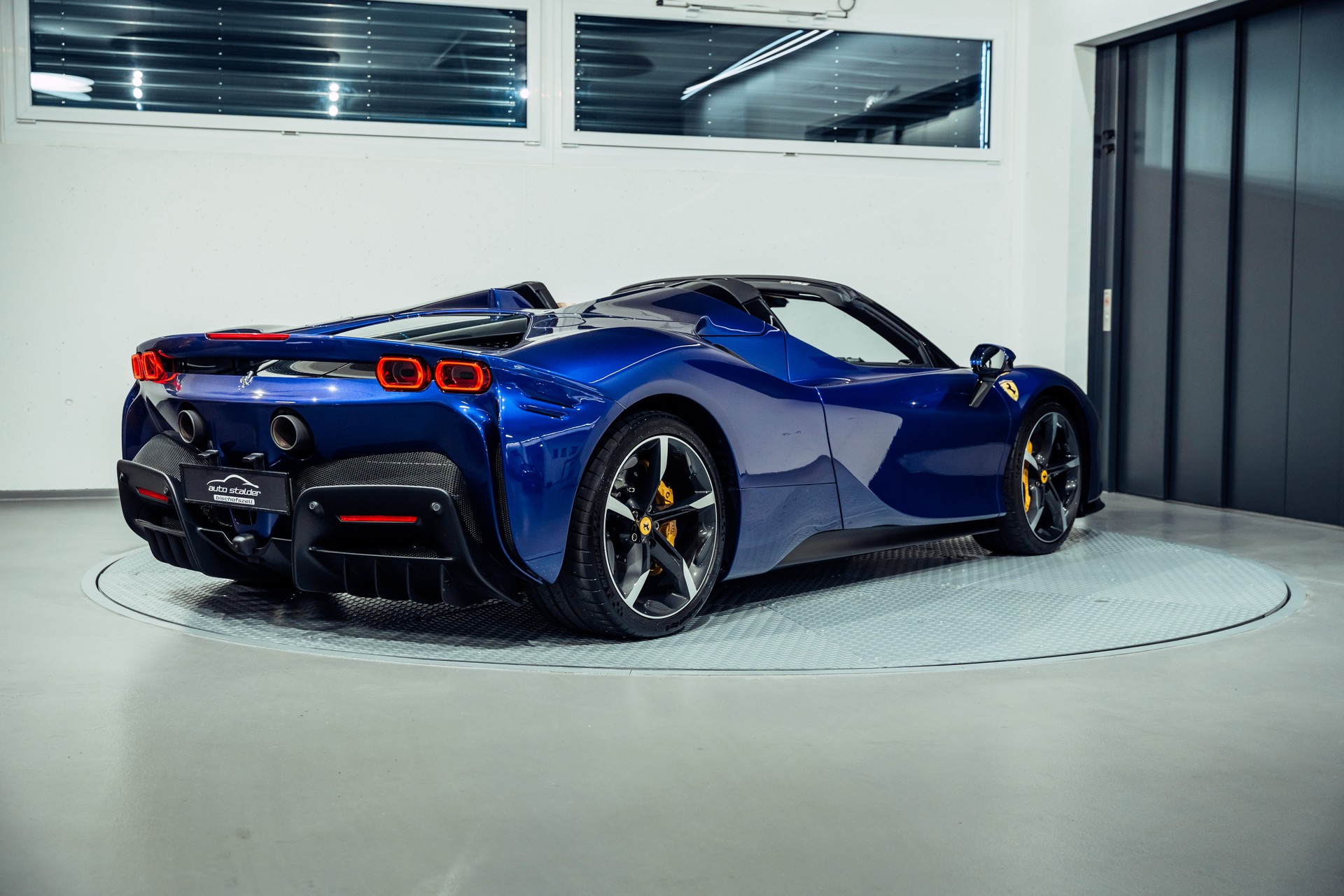 FERRARI SF90 Spider-image-7