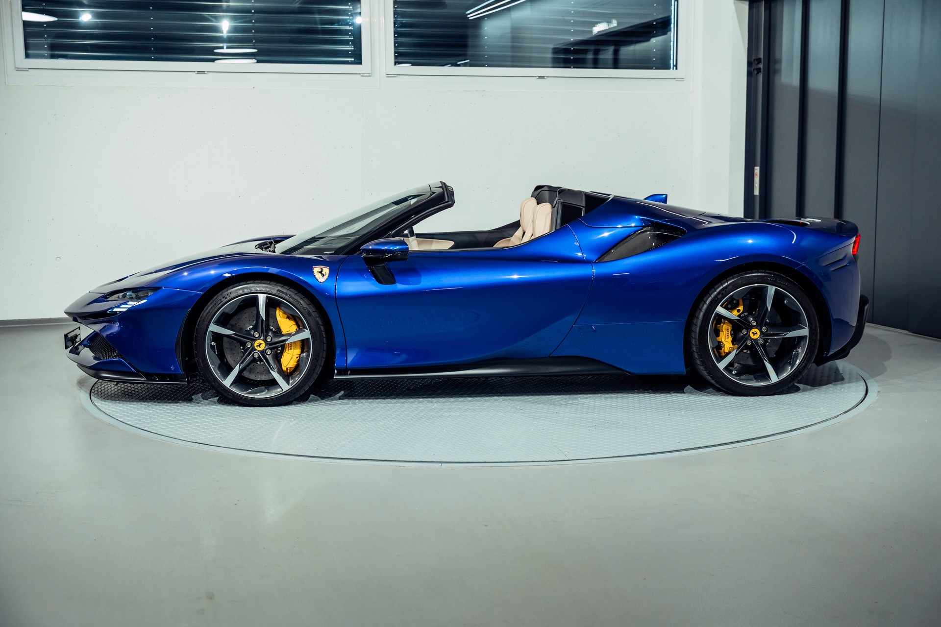 FERRARI SF90 Spider-image-12