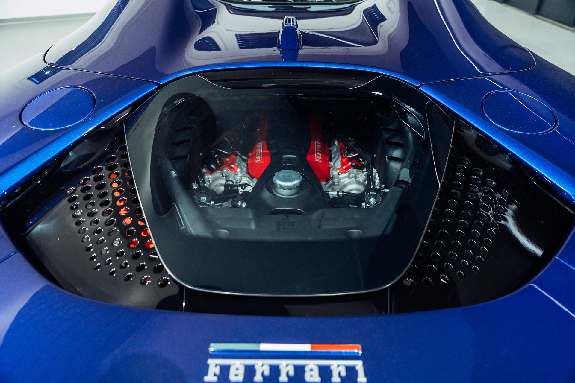 FERRARI SF90 Spider-image-10