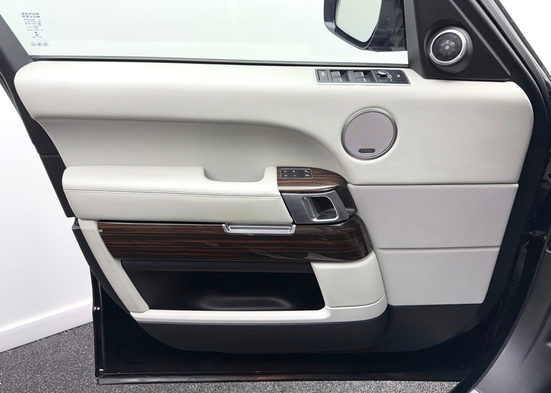LAND ROVER Range Rover 4.4 SDV8 Vogue Automatic-image-14