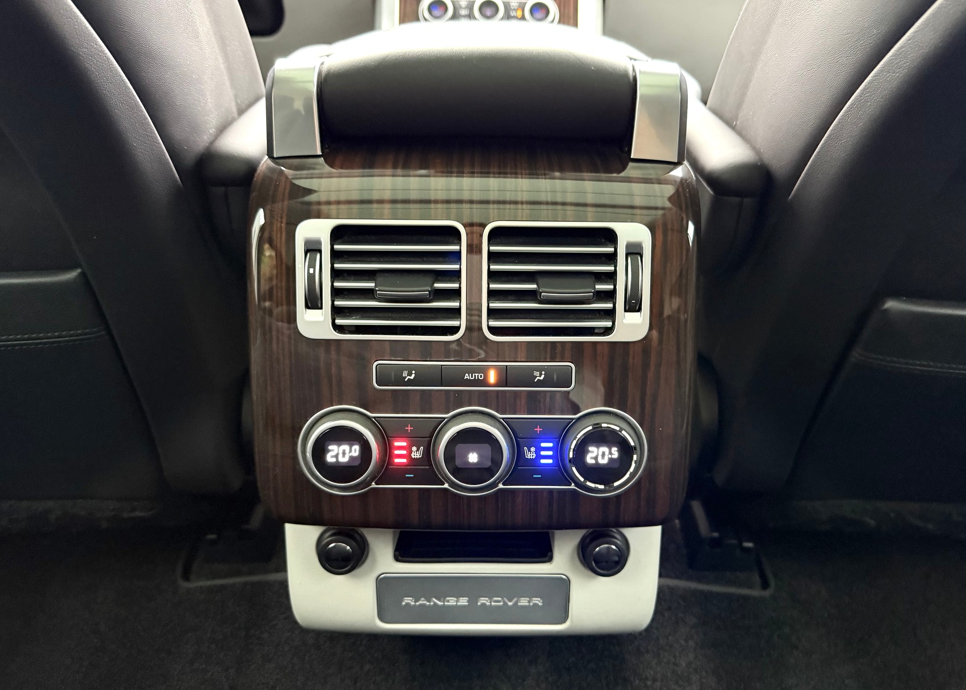 LAND ROVER Range Rover 4.4 SDV8 Vogue Automatic-image-18